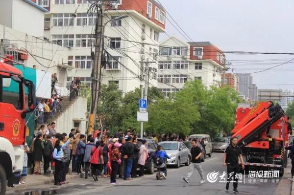 突發(fā)！青島一居民樓發(fā)生爆燃！已造1人死亡，7人受傷！3公里外有震感…