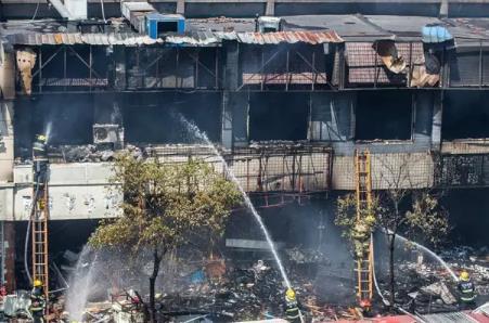 煤氣罐有沒忘關(guān)閥門？ 爆燃事故給餐館沉重警示